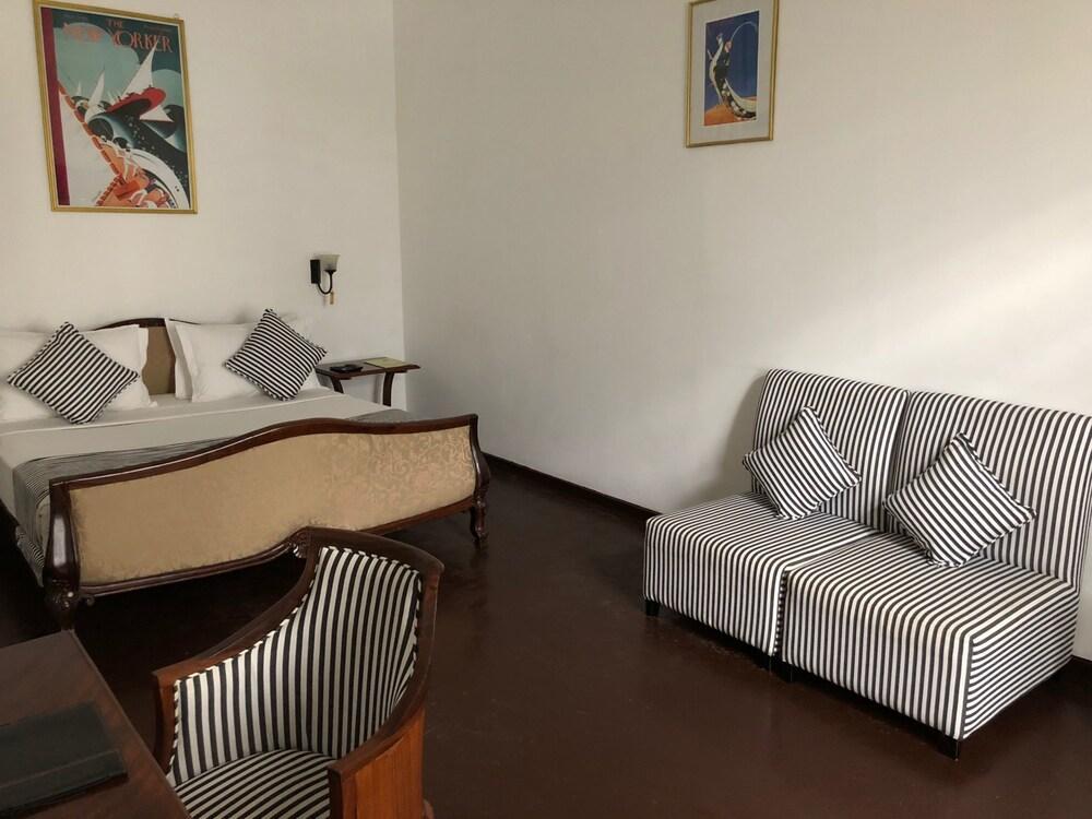 56 By Deco - Galle Fort Extérieur photo